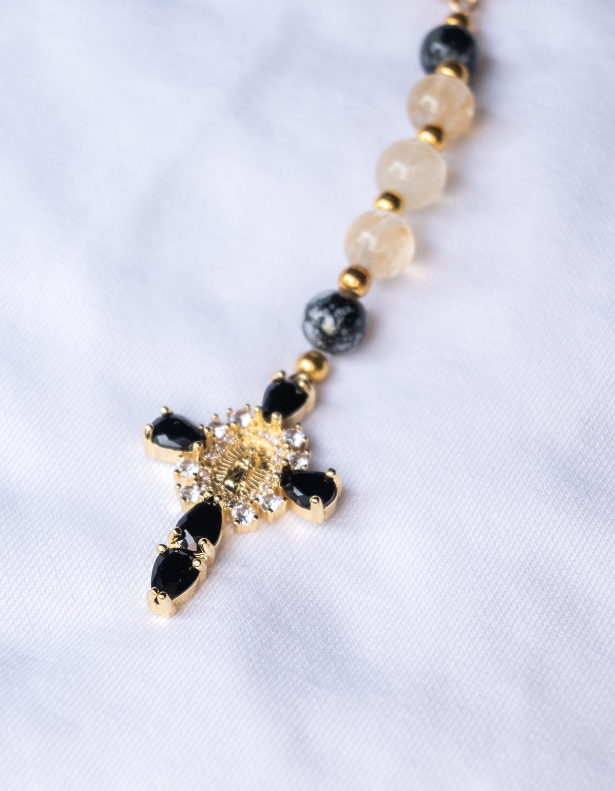 Chapelet Jaune Citrine, noir intense & doré